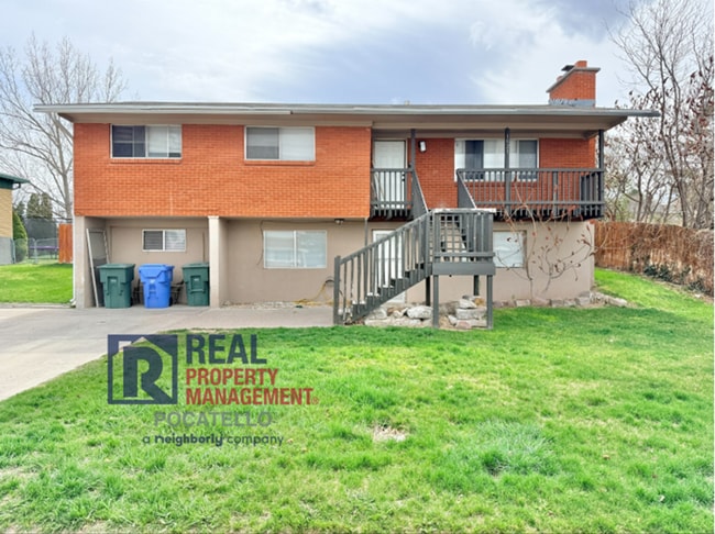 Building Photo - 1921 Monte Vista Dr Unit 1921 1/2 Monte Vista Dr