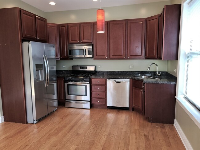 Photo - 3323 N Halsted St Apartments Unit 3