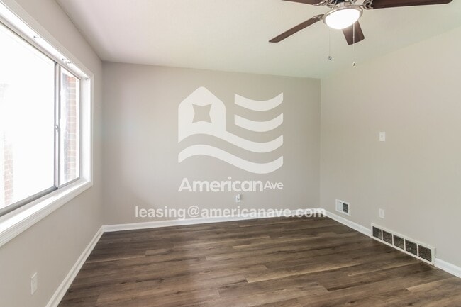 Photo - 453 Camden Dr