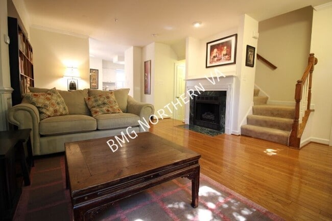 Photo - 2304 N Greenbrier Ct