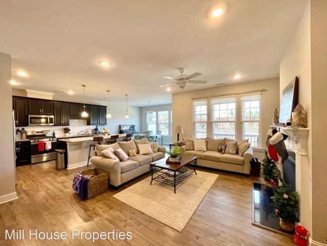Photo - 3 br, 2.5 bath House - 339 Acorn Hollow Pl...