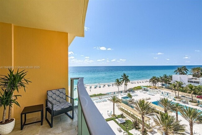 Building Photo - 2501 S Ocean Dr Rental