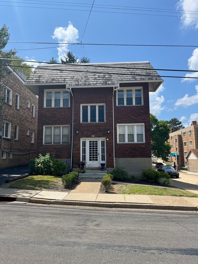 Building Photo - 15 N Meadowcroft Ave Unit 3 Rental
