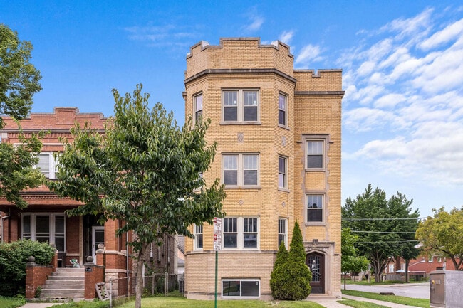 Building Photo - 1101 S Oak Park Ave Rental