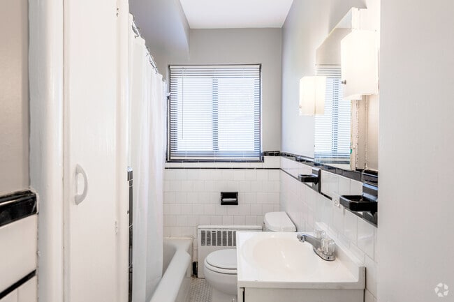 2 BR, 1 BA