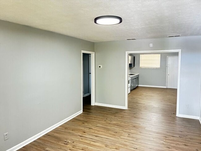 Photo - 7138 Conant Ave