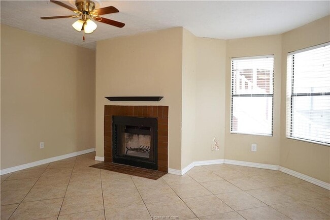 Photo - Available August!! One Bed, One Bath Downs...