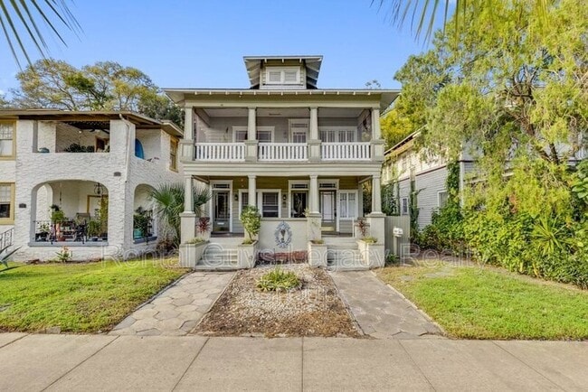 Photo - 2329 College St