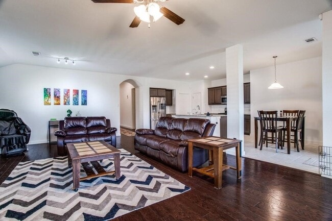 1905 Ranch Trail Rd