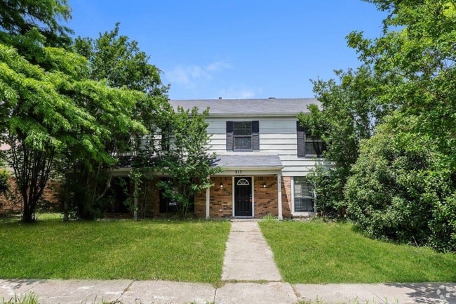 Building Photo - 453 Ripplewood Dr Rental