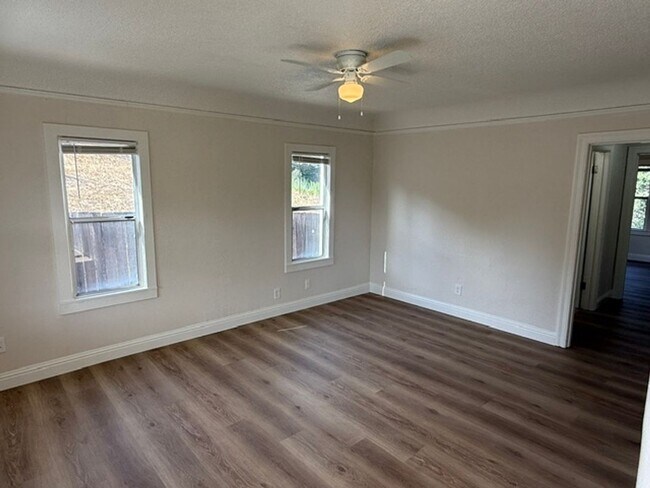 Photo - 143 Ladera Dr