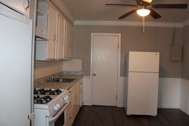 Photo - Close to Tinker and Shopping