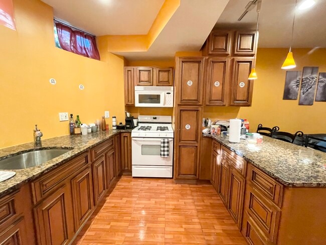 Photo - 50 Saint Germain St Unidad B