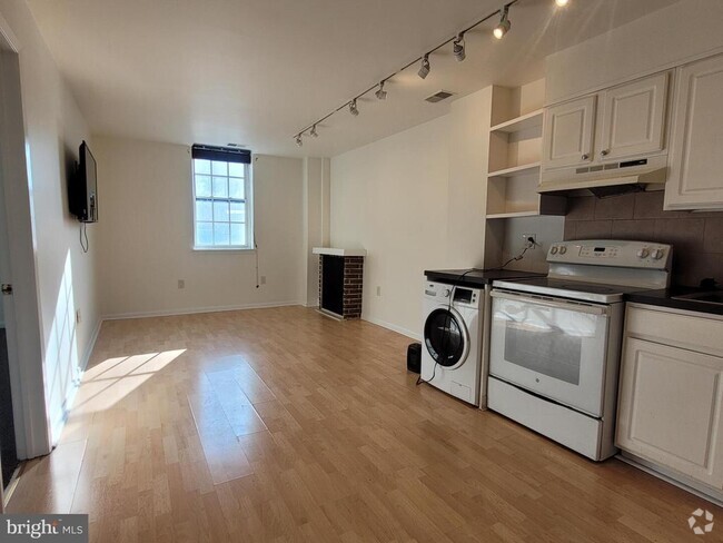 Building Photo - 2015 Chestnut St Unit 2F Rental