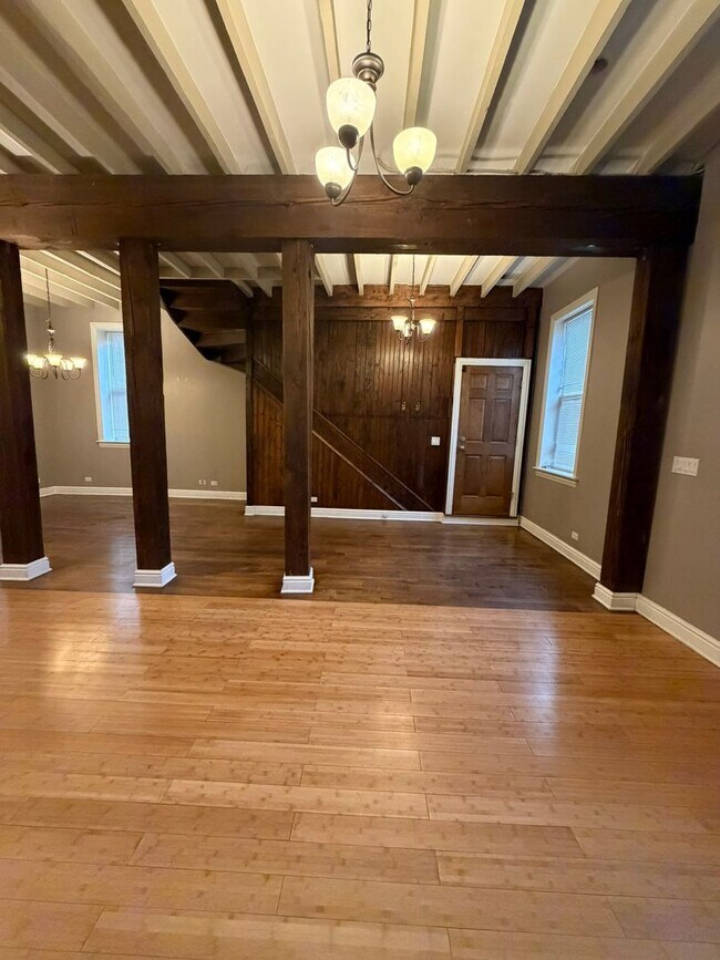 Photo - 1357 N Wolcott Ave Unidad 1