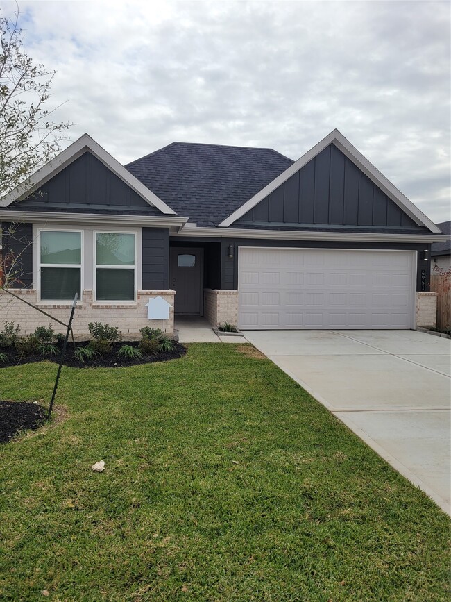 Building Photo - 4951 Pne Hvn Ln