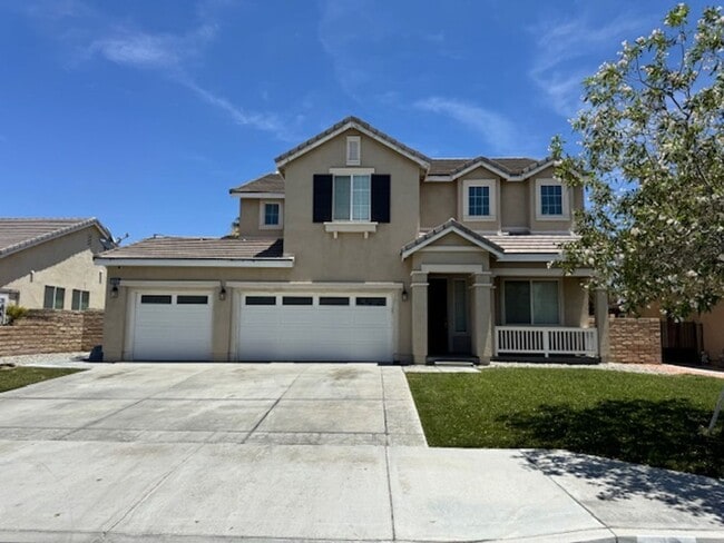 Gorgeous Westside 5 + 3 With Solar - $3800 - Gorgeous Westside 5 + 3 With Solar - $3800 House