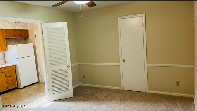 Photo - 1800 Gardiner Ln Unit 3