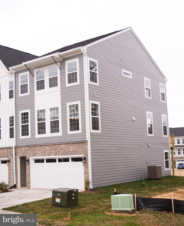 Building Photo - 3701 Allington Ct