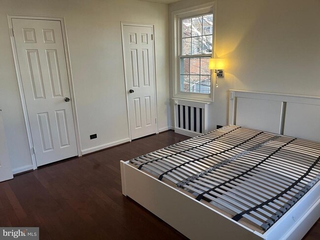 Photo - 224 N George Mason Dr Unit 4