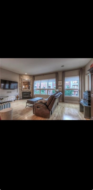 Photo - 4547 Washington St