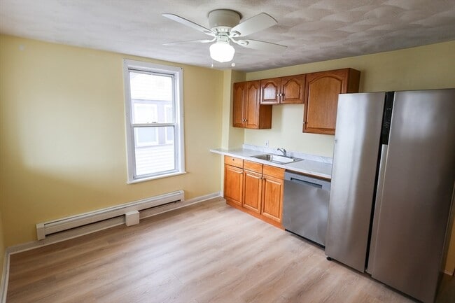 Photo - 60 Essex St Unit 2