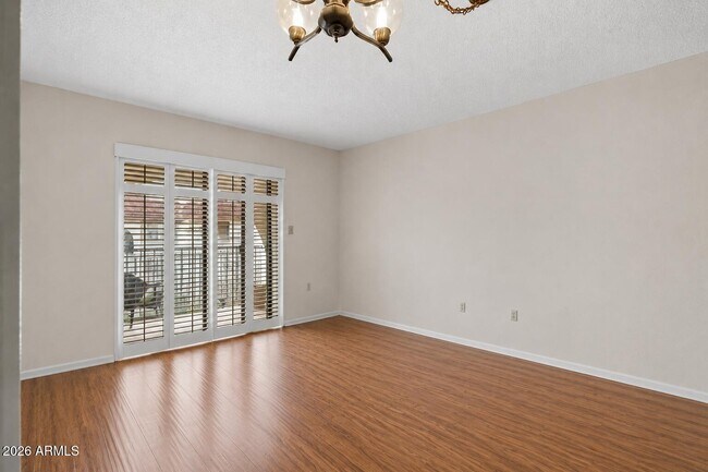 Photo - 3033 E Devonshire Ave Unidad 3015