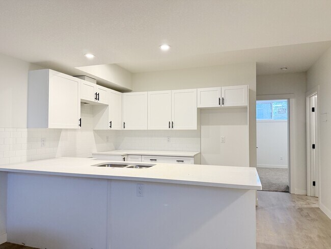 Photo - 14002 123a Ave NW Unit 4