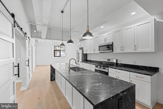 Building Photo - 36 N Narberth Ave Unit 1B