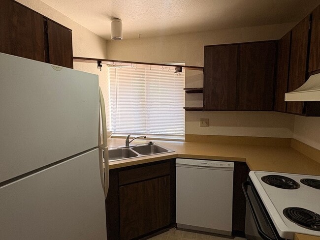 Photo - 3708 N Country Club Rd Unit 3708B