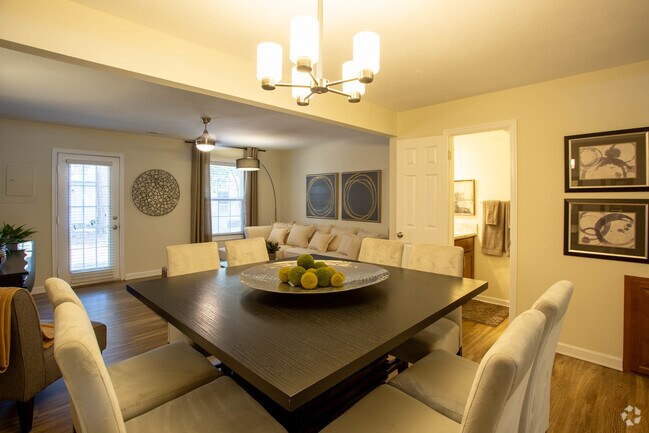 2HAB, 1.5BA - 1154 ft² - Comedor - River Mews Apartments and Townhomes