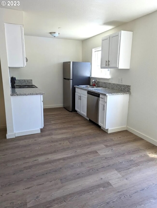 Photo - 436 Norway St NE