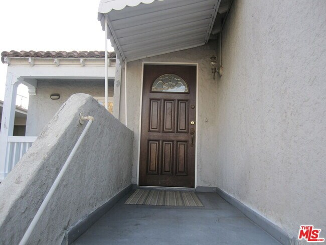 Photo - 1047 S Wooster St Casa