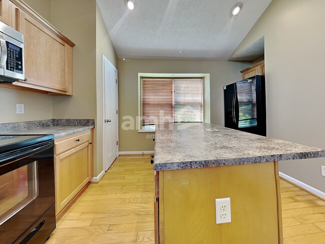 Photo - 439 Parkview Ct