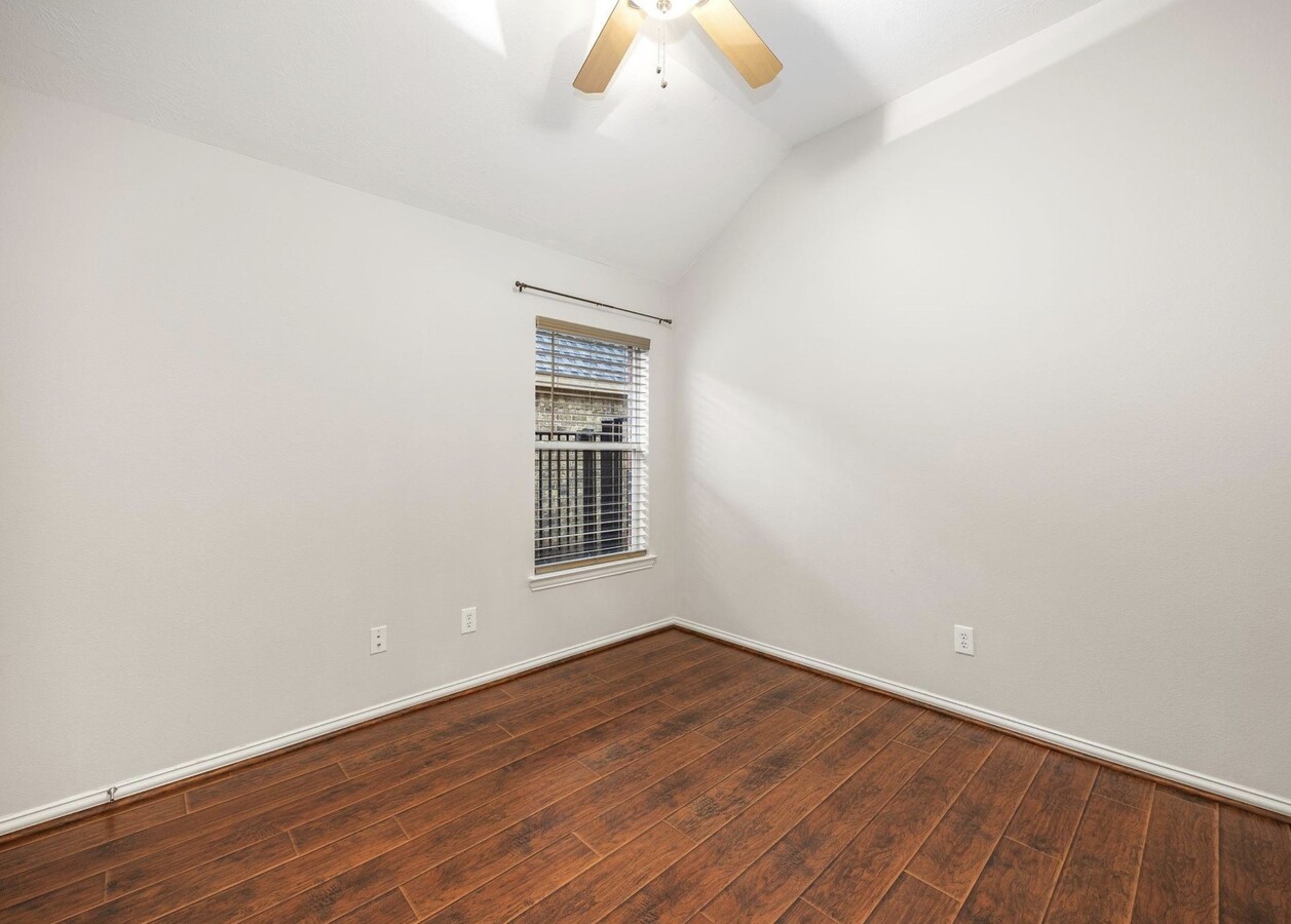 Photo - 18419 S Raven Shore Dr