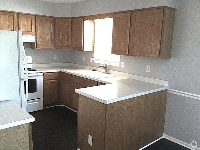 Building Photo - 1221 W 4th St Rental