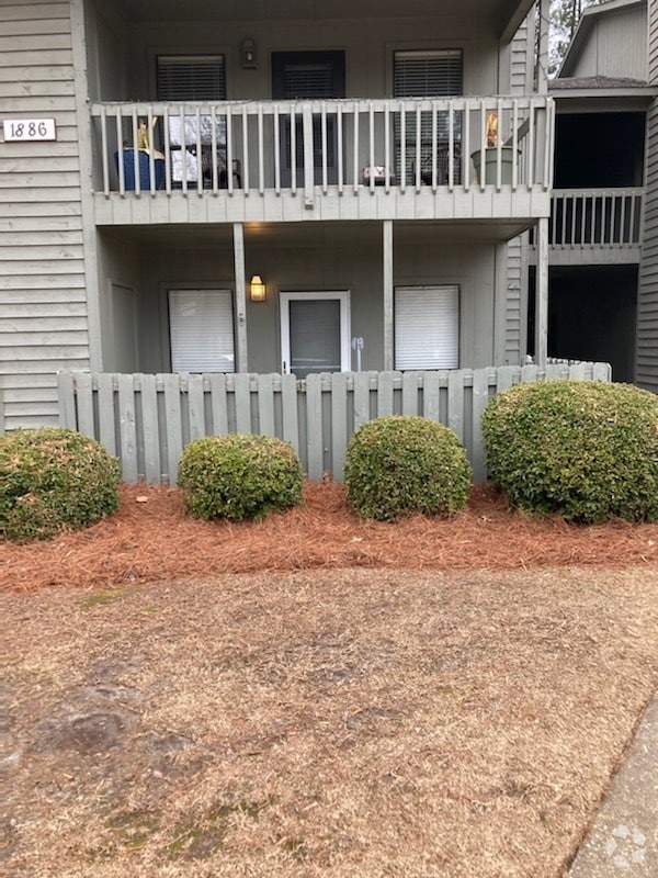 Building Photo - 1886 Tryon Dr Rental