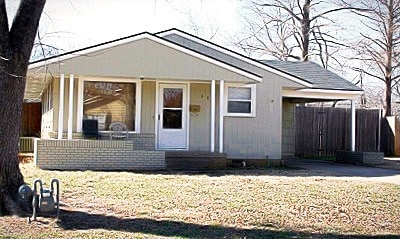 Building Photo - 806 S McFarland St