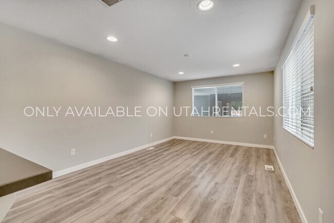 Photo - 1259 E 5600 S