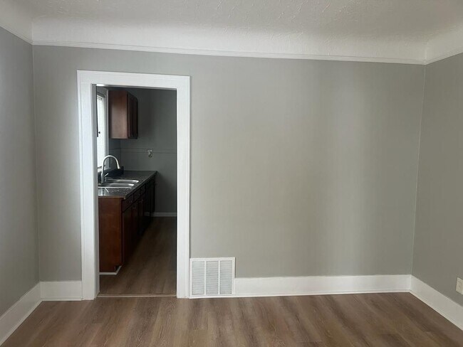 Photo - 1314 Empire Ave House