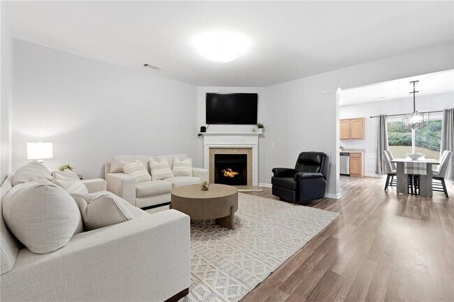 Photo - 2059 Lakeshore Overlook Dr