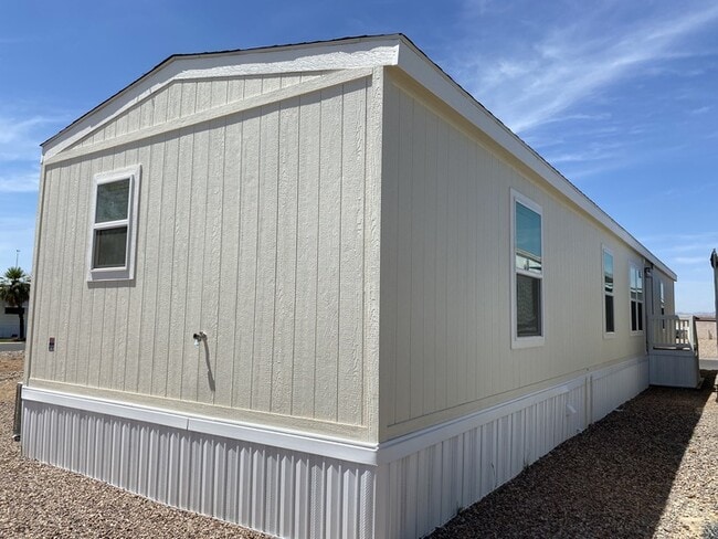 Photo - 2060 N Center St