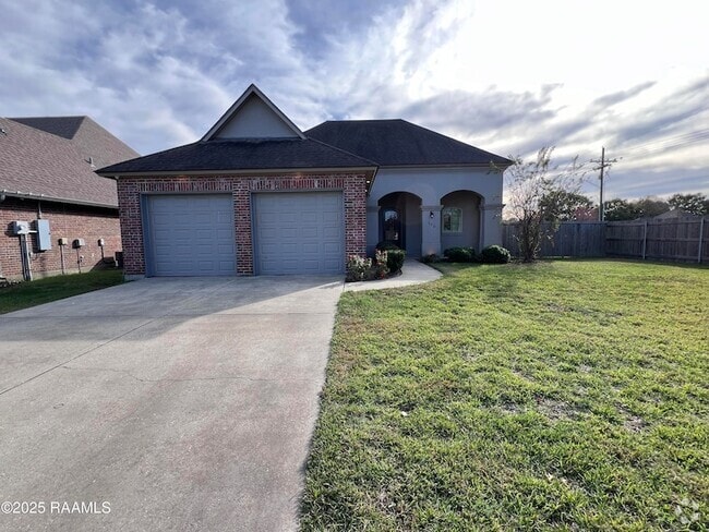 Building Photo - 100 Birchview Dr Rental
