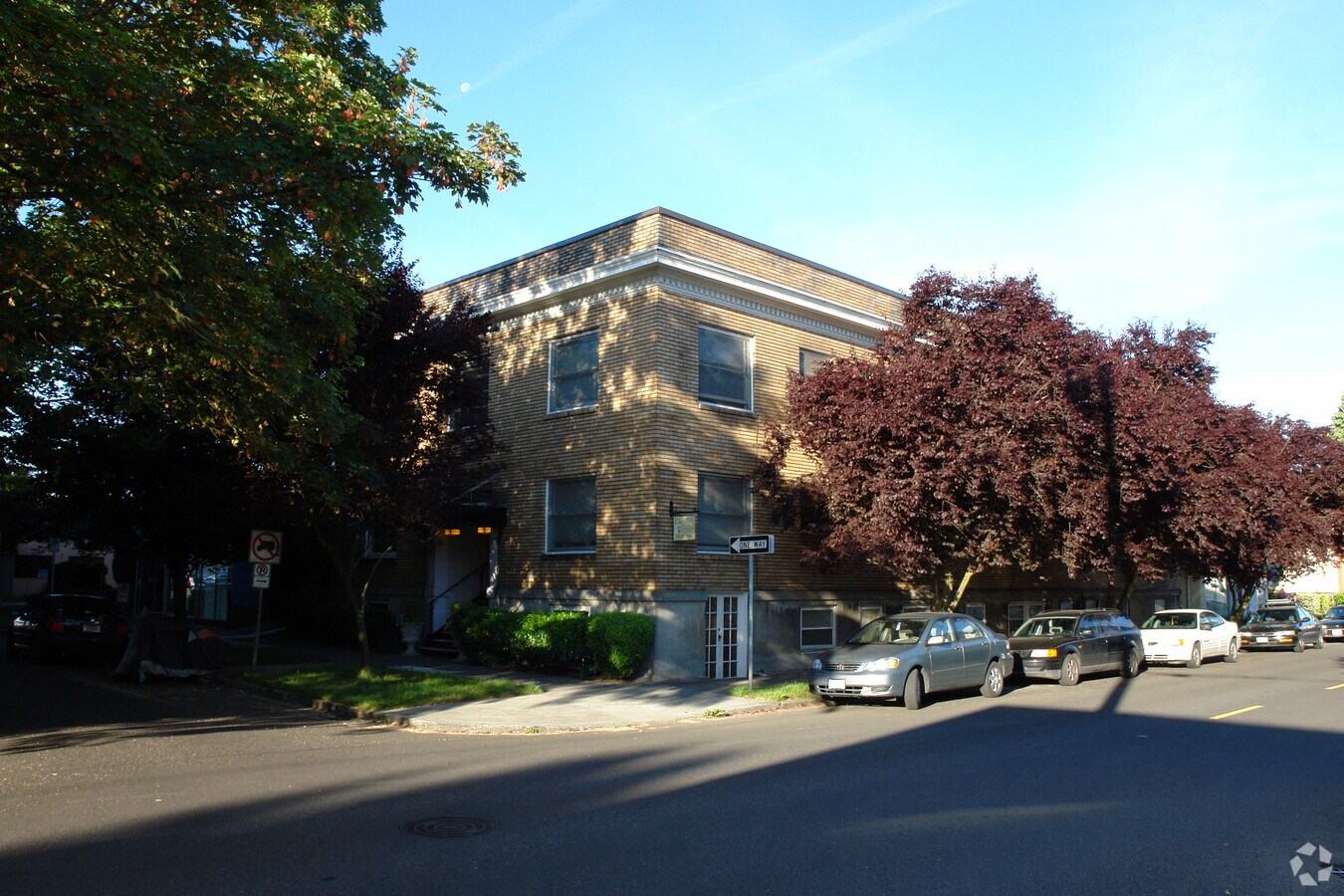 Monterey Apartments - Monterey Apartments