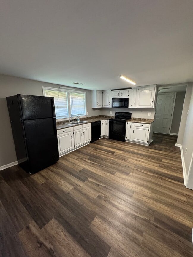 Photo - 416 Perman St SW