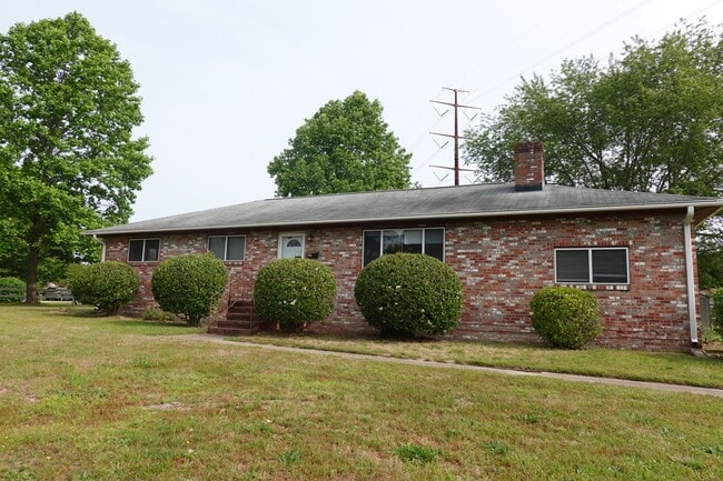 Photo - Brick Ranch Near Newport News City Center For Rent