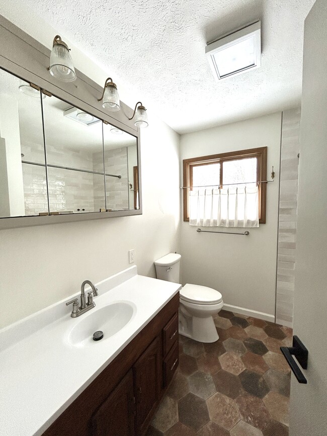 Photo - 150 Woodland Dr