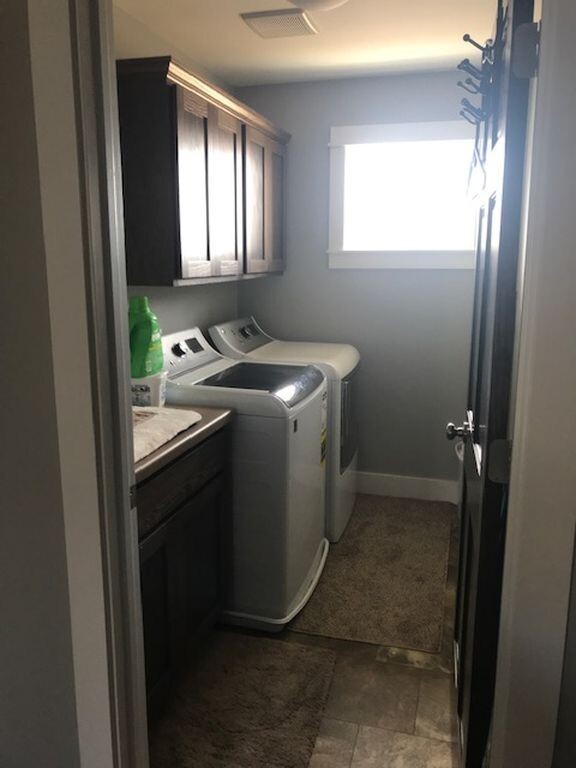 Photo - 3 Bedroom, 2 1/2 Bathroom Townhouse -2 weeks free rent with 1-year lease-