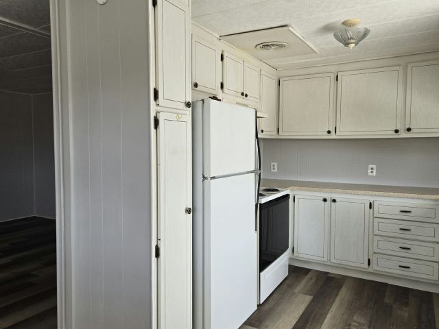 Photo - 217 48th Ave W