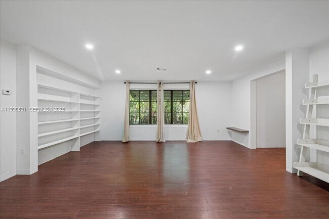 Photo - 3490 William Ave